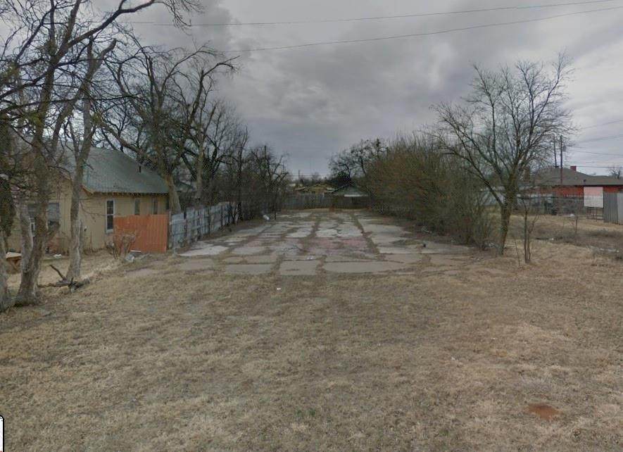 806 Burkburnett Road - Photo 1