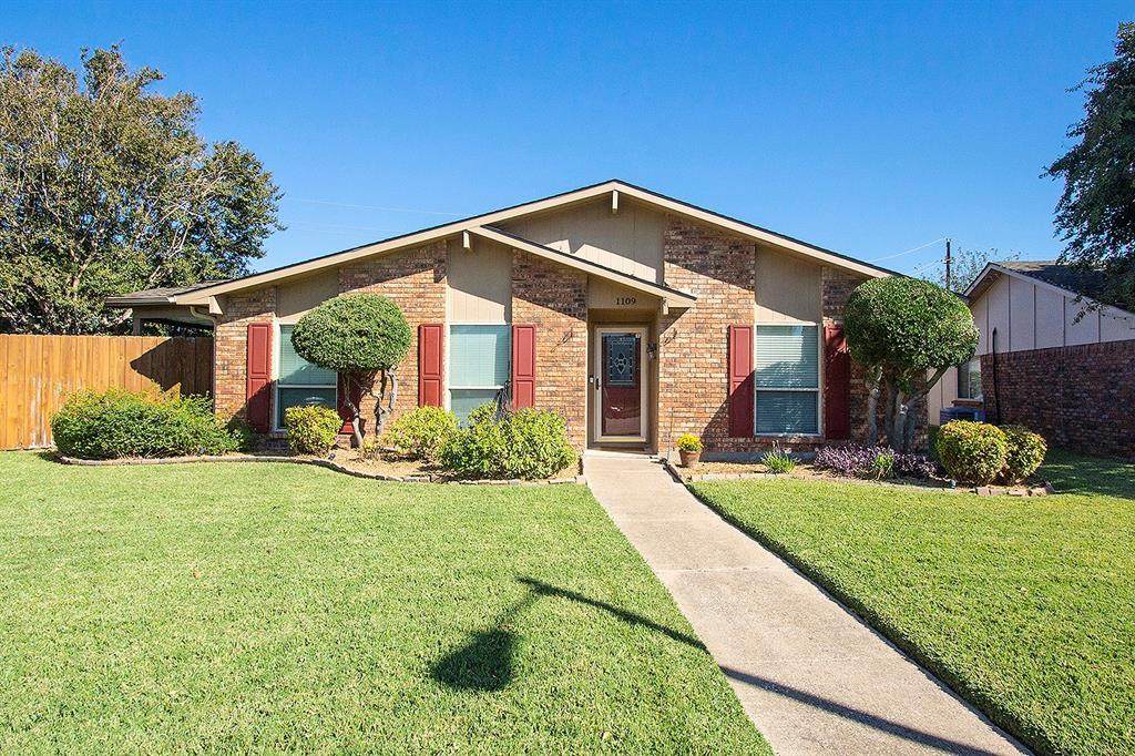 1109 Coffeyville Court - Photo 1