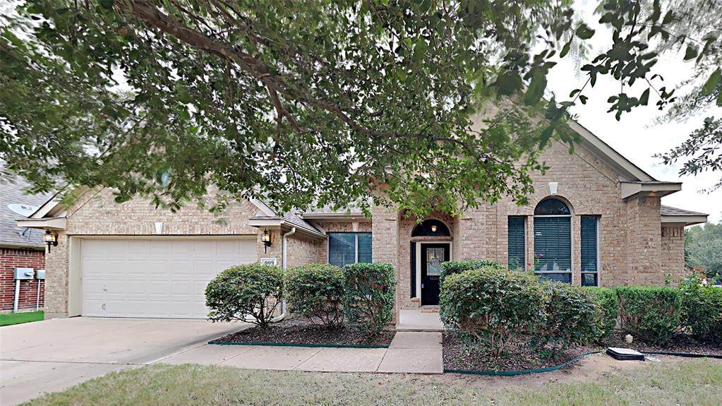 909 Greenwood Drive - Photo 1