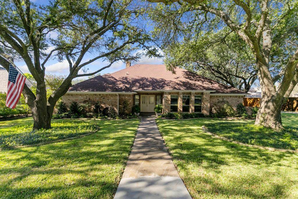 804 Lakeshore Drive - Photo 1