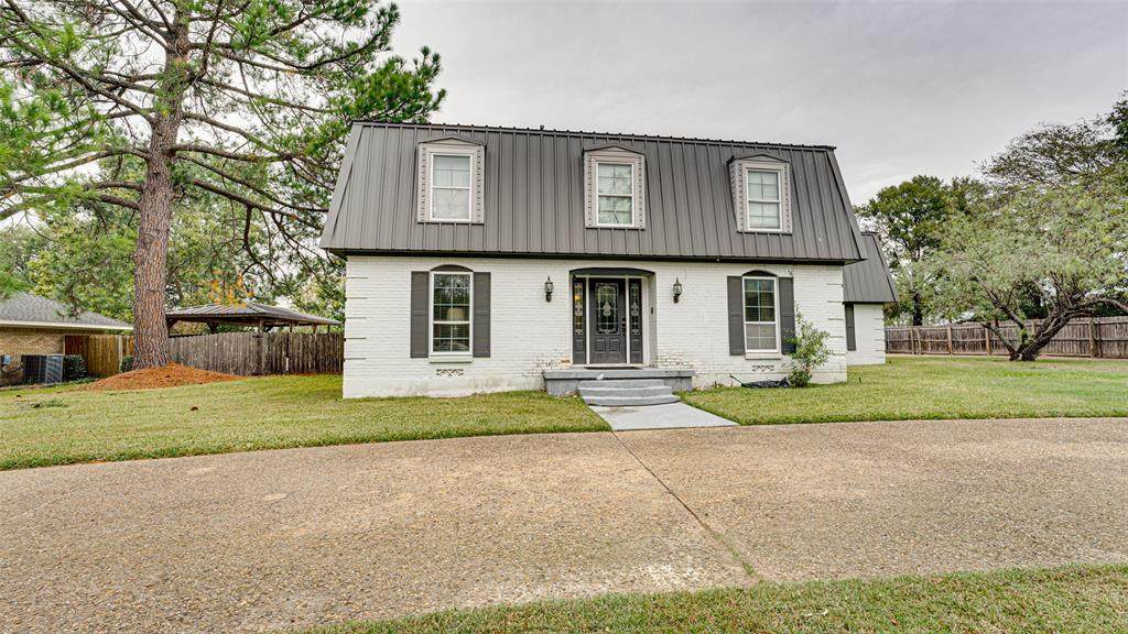 10 Carl Lee Circle - Photo 1