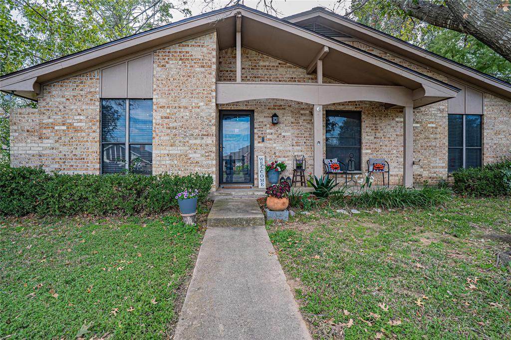 708 Prairie Wind Boulevard - Photo 1