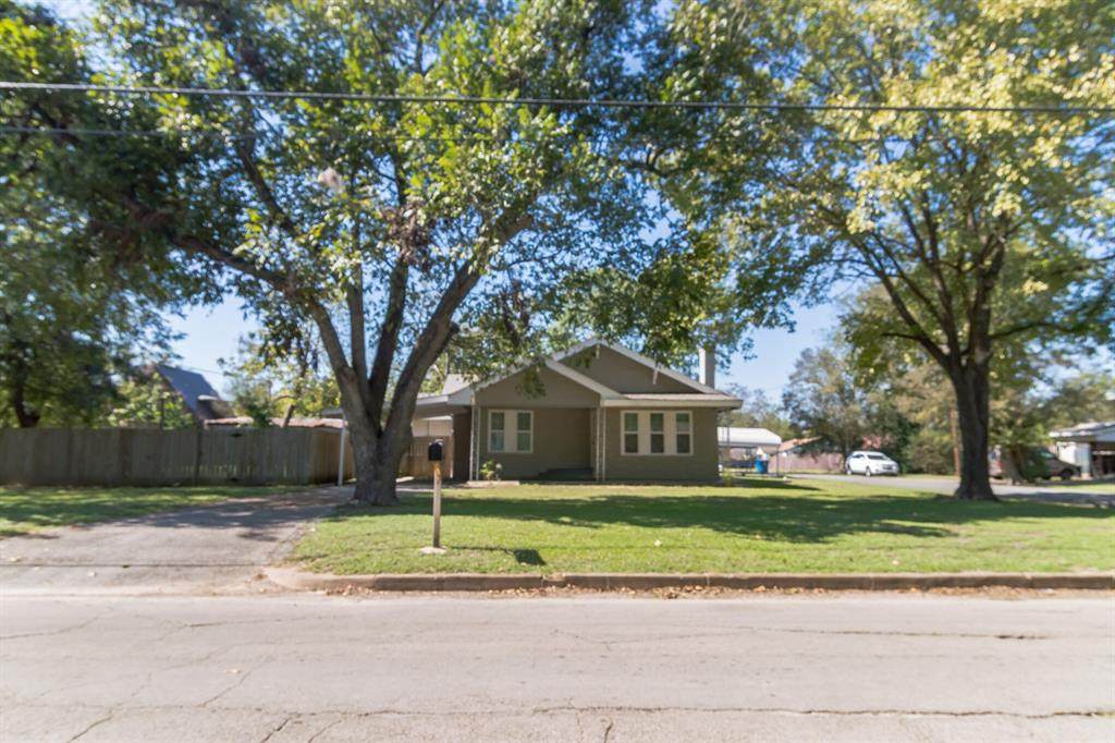 800 Ross Avenue - Photo 1