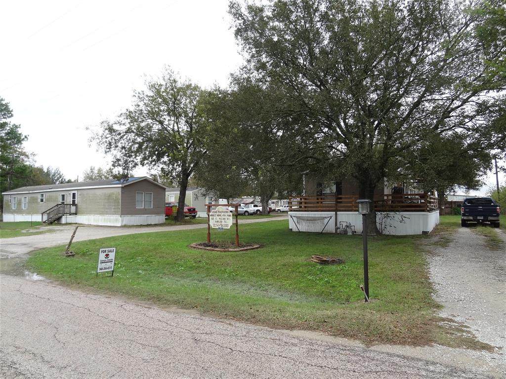 112 Pecan Street - Photo 1