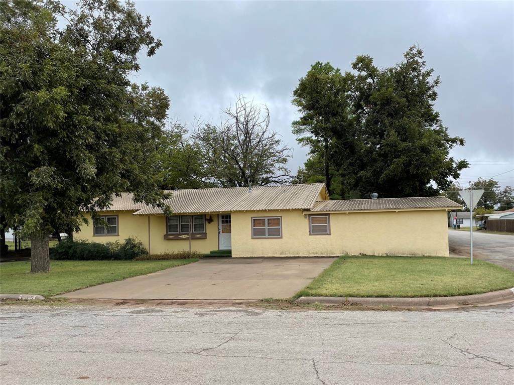 705 Reeves - Photo 1