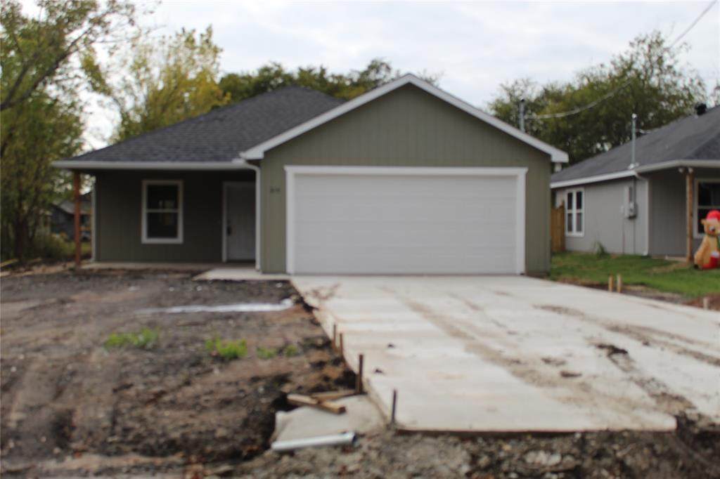 315 Oak Street - Photo 1