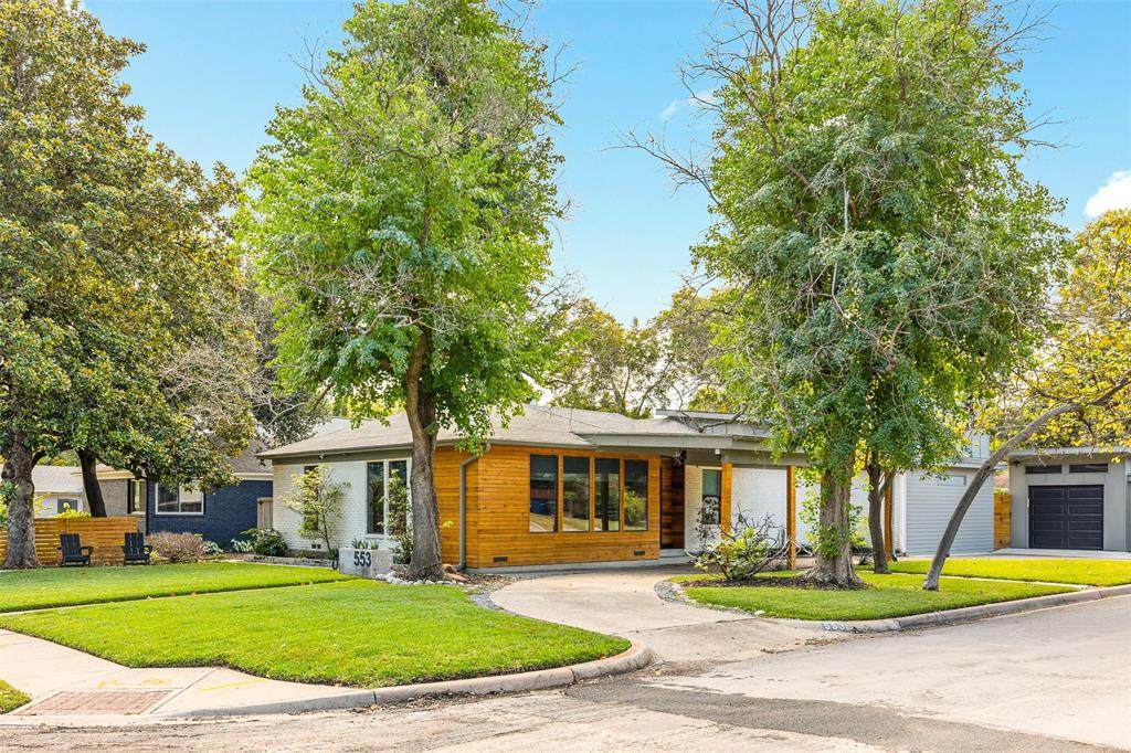 553 Aqua Drive - Photo 1