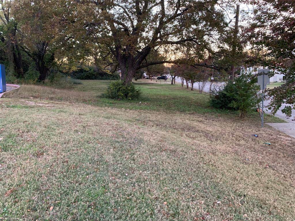 418 Robertson Street - Photo 1