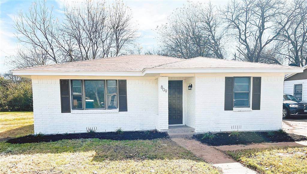 809 Dunbar Street - Photo 1