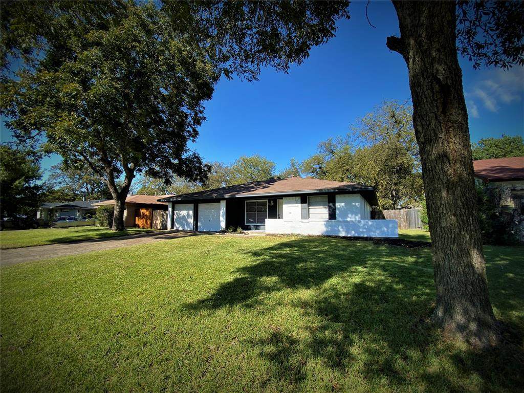 510 Melrose Drive - Photo 1