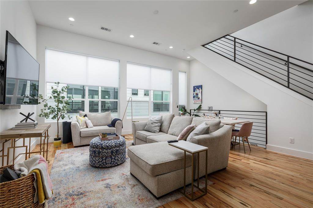 5908 Lindell Avenue - Photo 1
