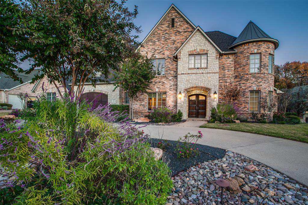 38 Balmoral - Photo 1