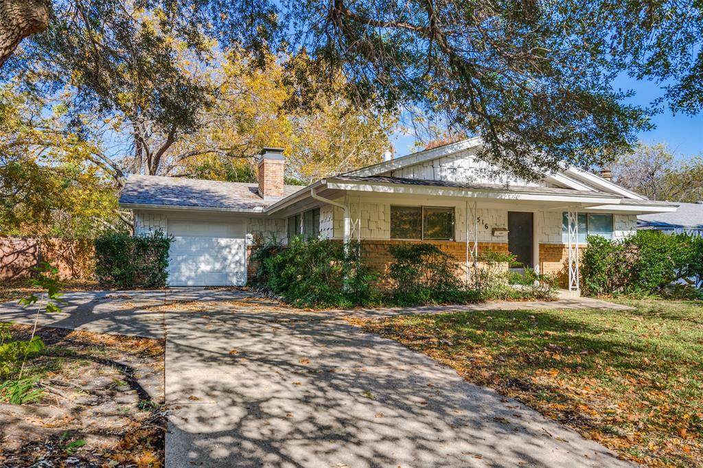 516 Lexington Lane - Photo 1