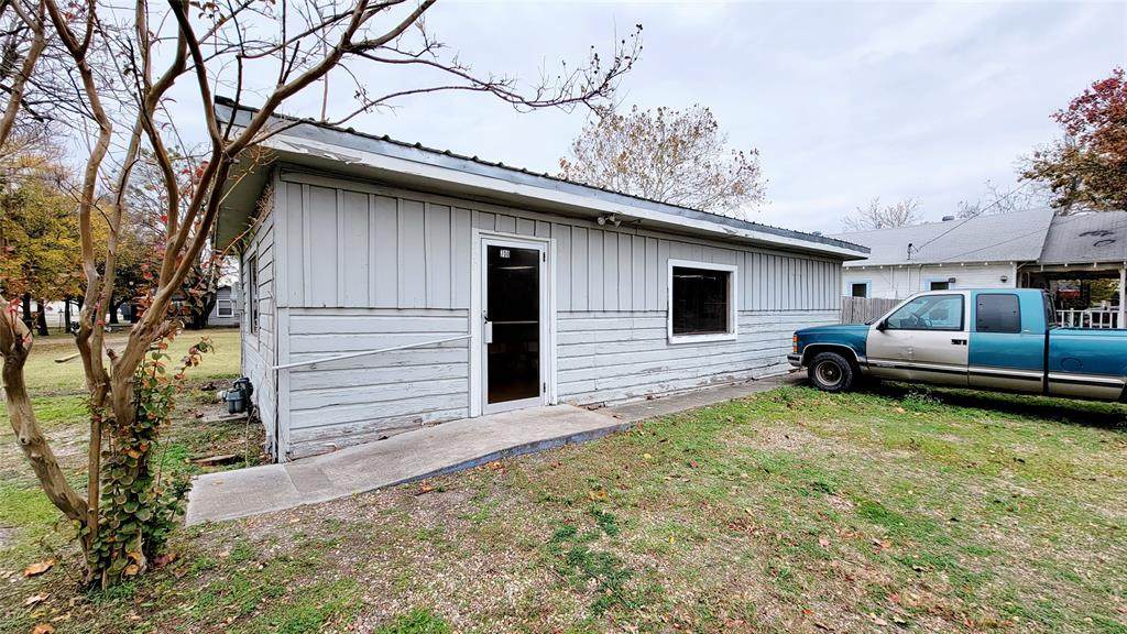 700 5th Street - Photo 1