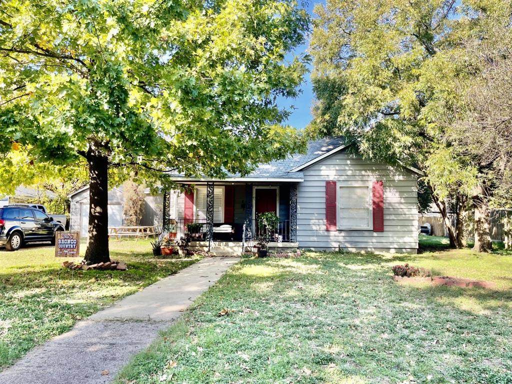 807 Houston Street - Photo 1