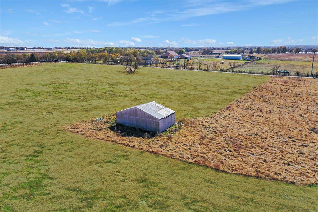 402 Deer Lane - Photo 1