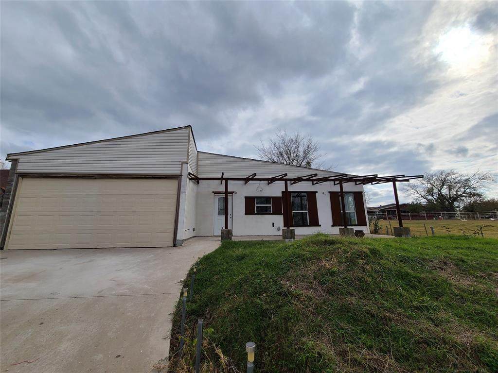 701 Shoreline Drive - Photo 1