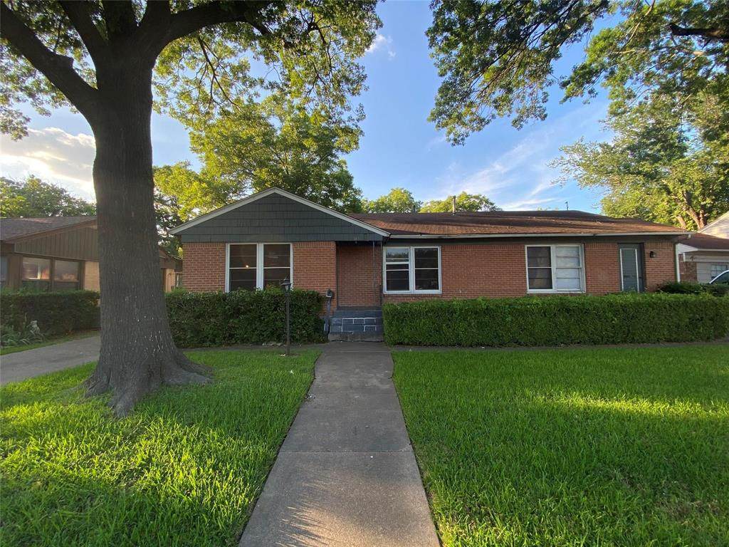 1313 Walnut Street - Photo 1