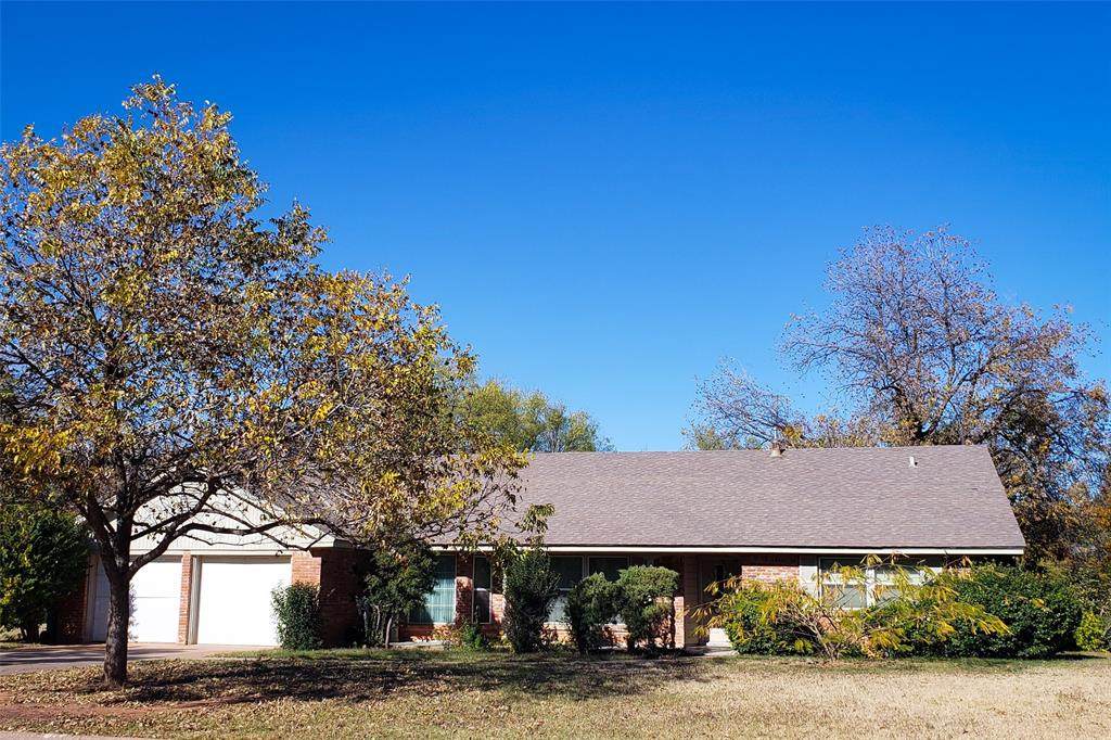 2050 River Oaks Circle - Photo 1