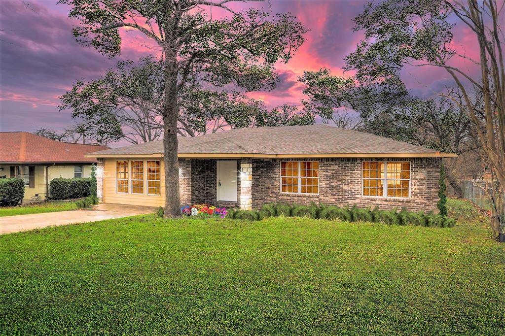 2330 Rockyglen - Photo 1