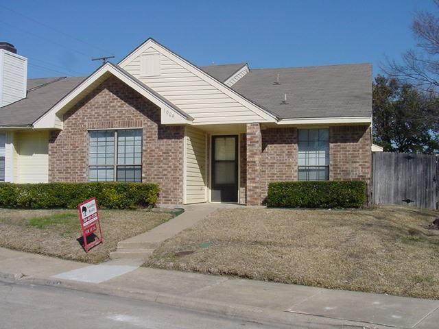 1004 Morningside Court - Photo 1