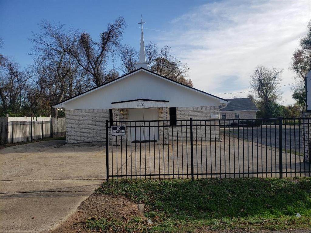 1000 Saint Charles Street - Photo 1