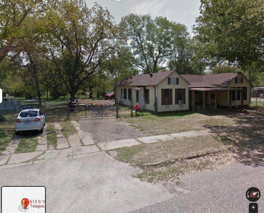 613 10th Avenue - Photo 1