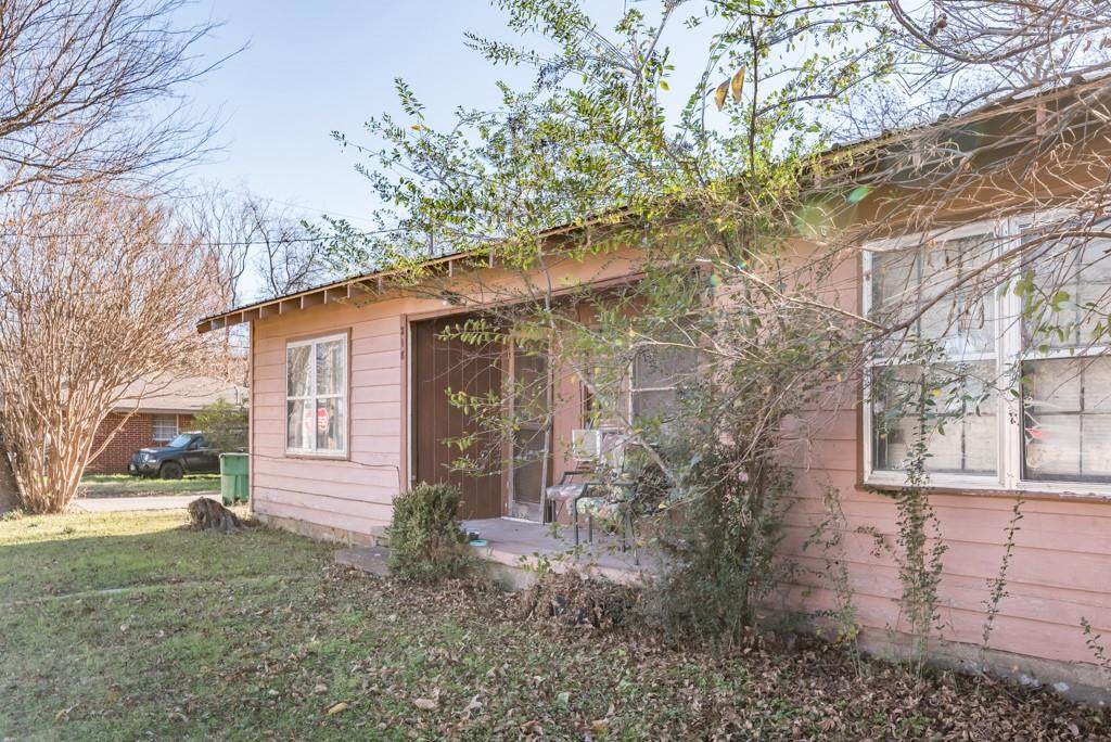218 Nelson Street - Photo 1