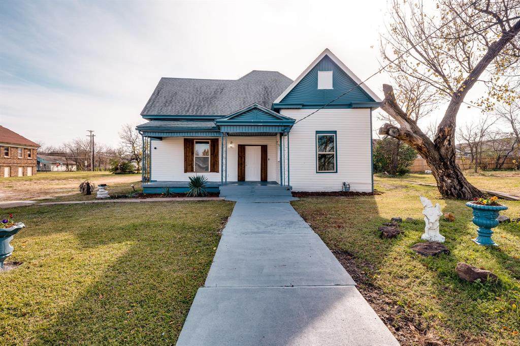 3913 Lee Street - Photo 1