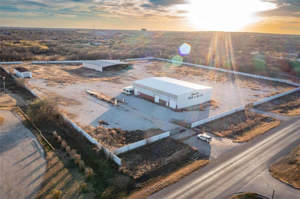 705 Industrial Loop - Photo 1