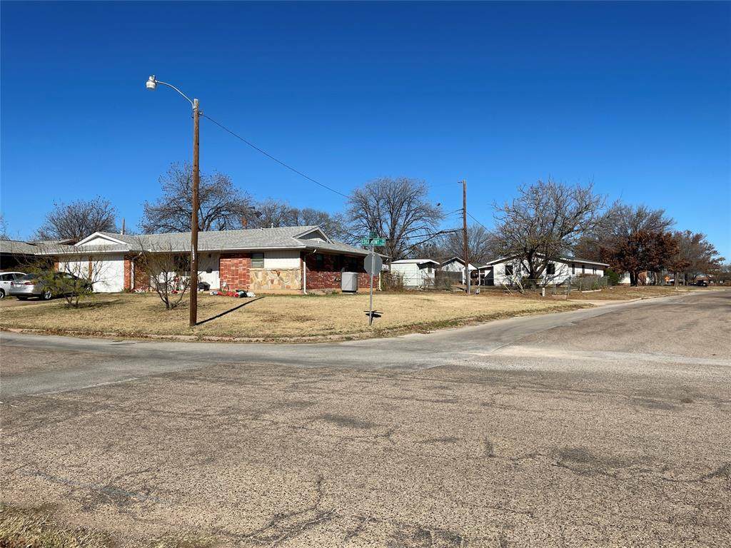 2419 Edgemont Drive - Photo 1