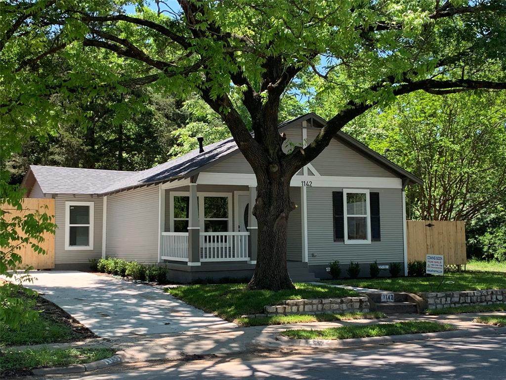 1142 Clarendon Drive - Photo 1