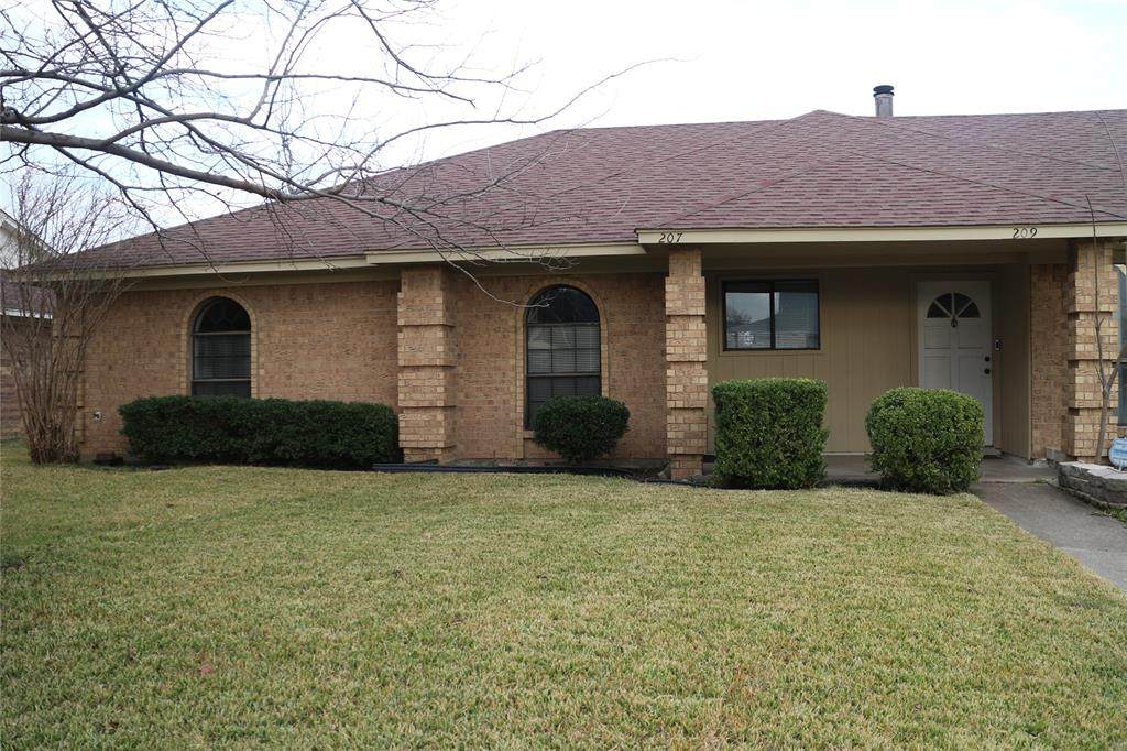 207 Cole Street - Photo 1