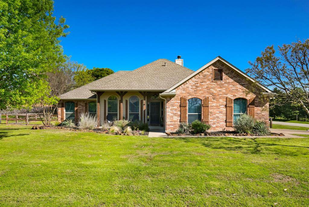 208 Harrison Court - Photo 1