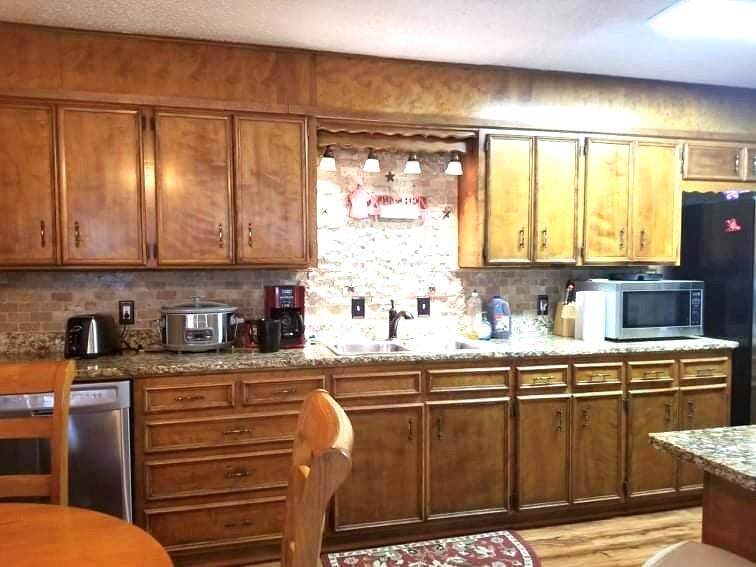 210 Victor Street - Photo 1
