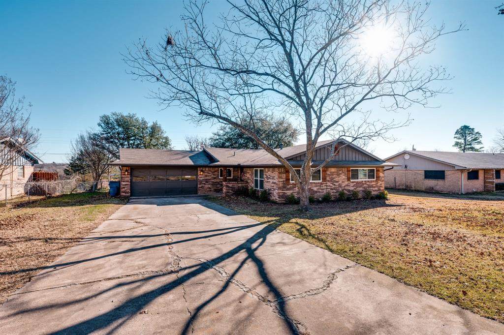 904 Deleon Street - Photo 1