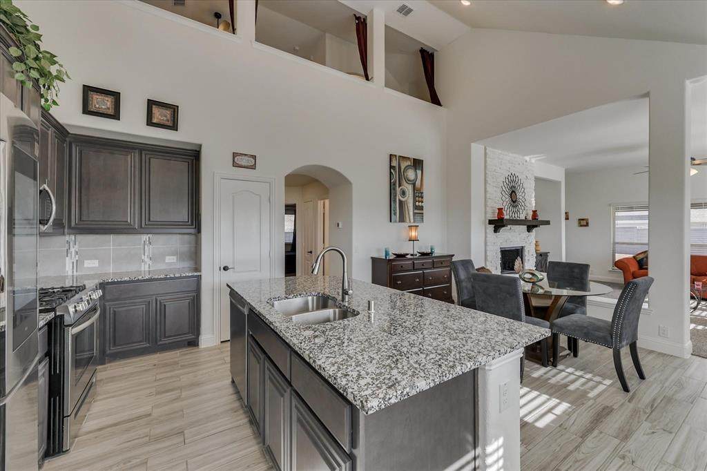 7401 Willow Thorne Drive - Photo 1