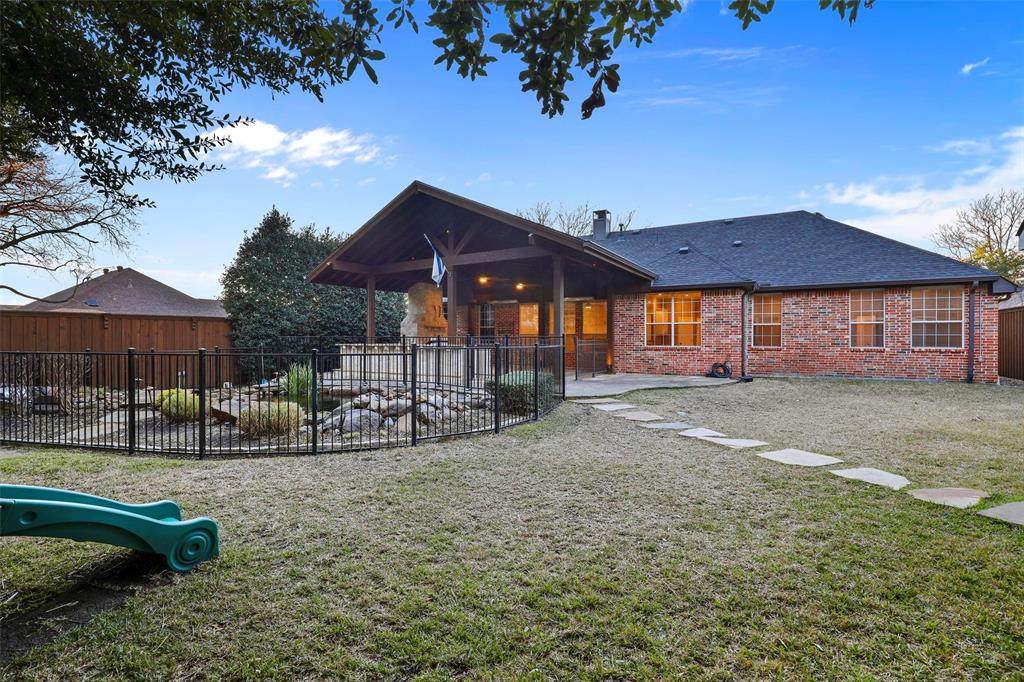 6613 Villa Road - Photo 1