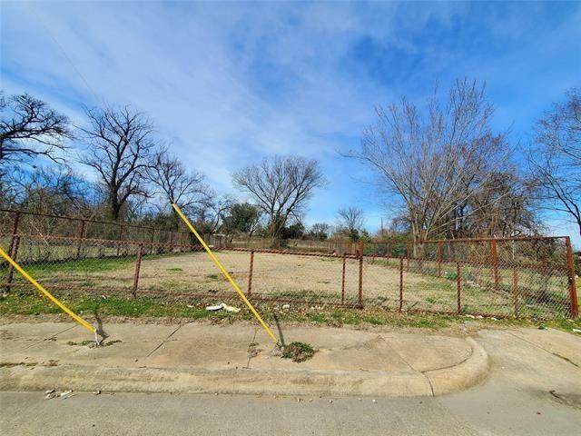 2517 Saint Clair Drive - Photo 1