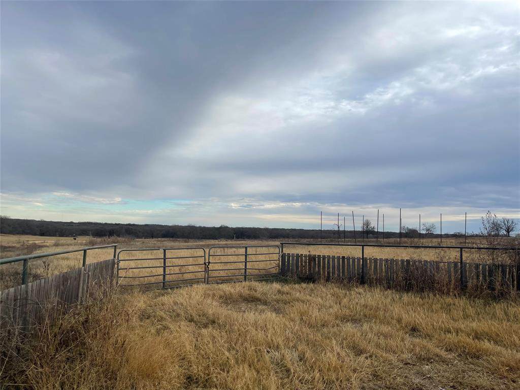207 Robinson Road - Photo 1