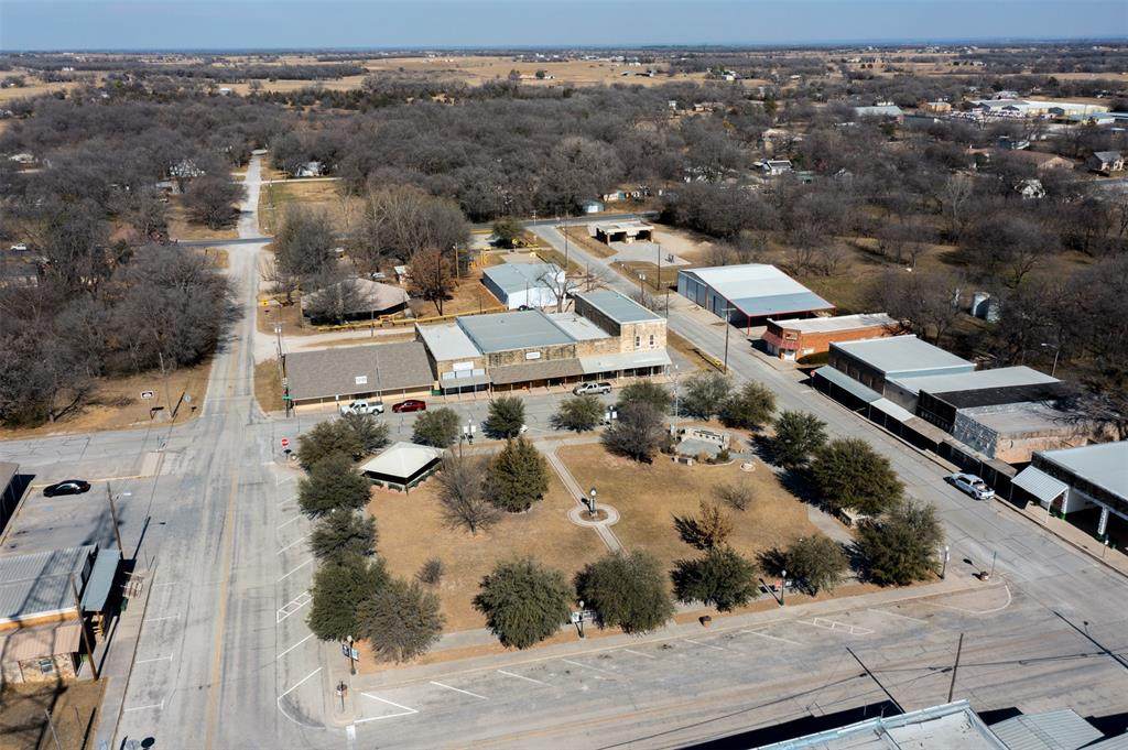 110 Jacksboro Street - Photo 1