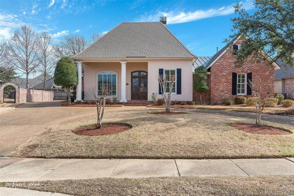 205 Evangeline Walk - Photo 1