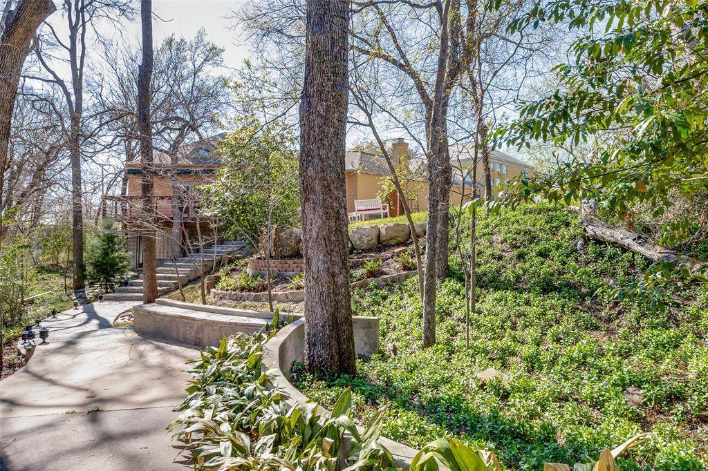 7921 Deer Trail Drive - Photo 1