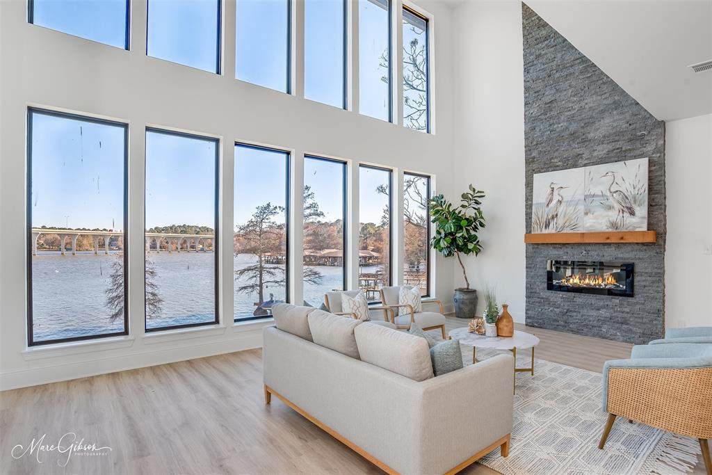 14 Lake Point Place - Photo 1