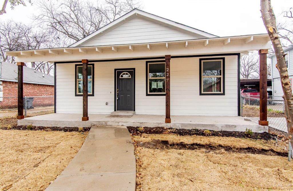 227 Suffolk Avenue - Photo 1