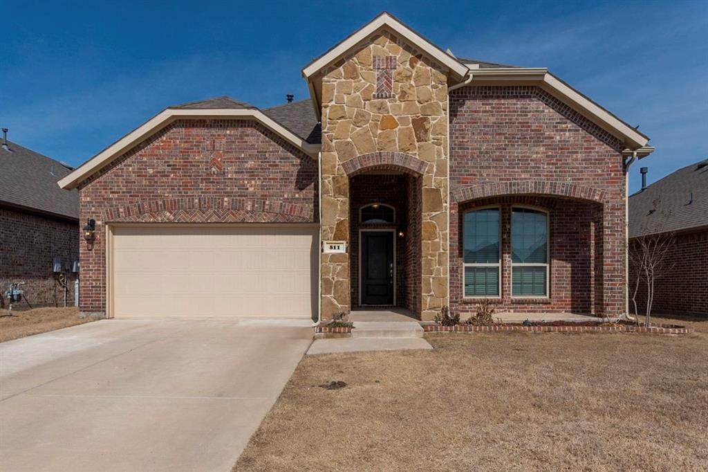 511 Stars Drive - Photo 1