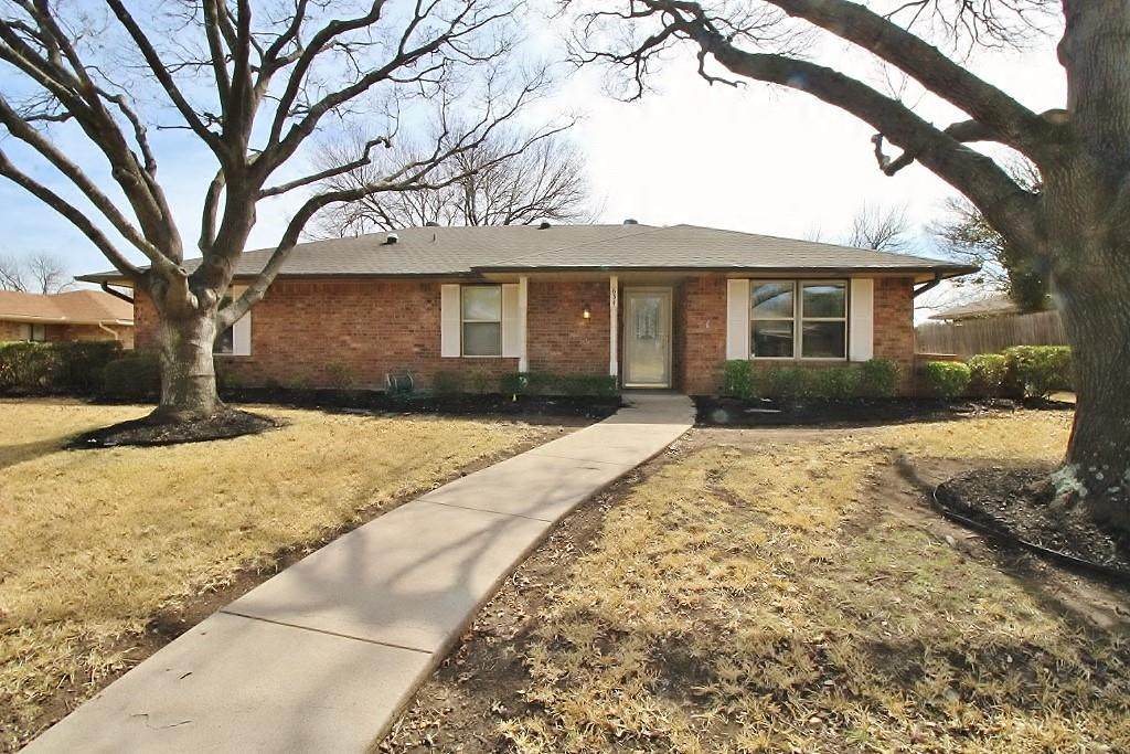 634 Ray Avenue - Photo 1