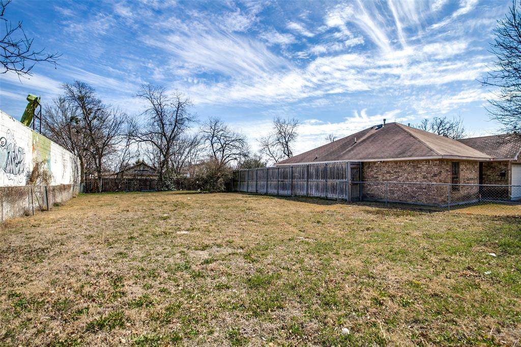 4348 Hamilton Avenue - Photo 1
