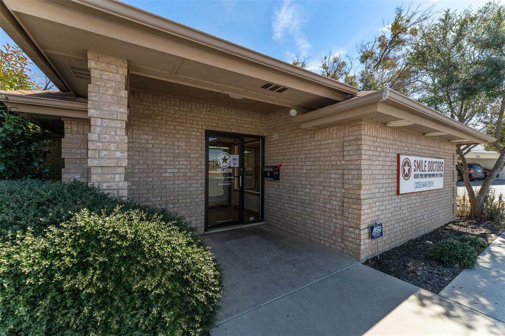2414 Crockett Drive - Photo 1
