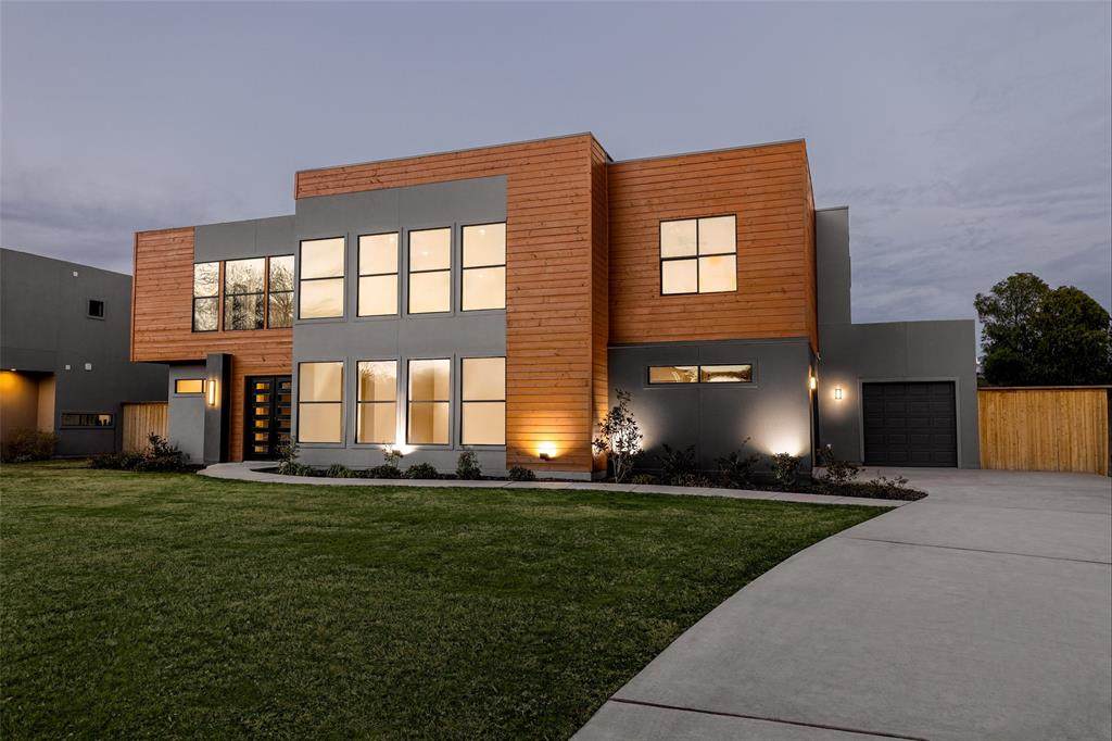 6449 Royalton Drive - Photo 1